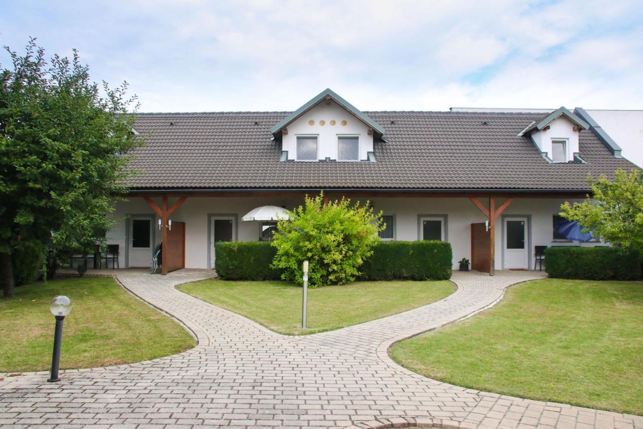 Gaestehaus Finklacke 阿佩特隆 外观 照片